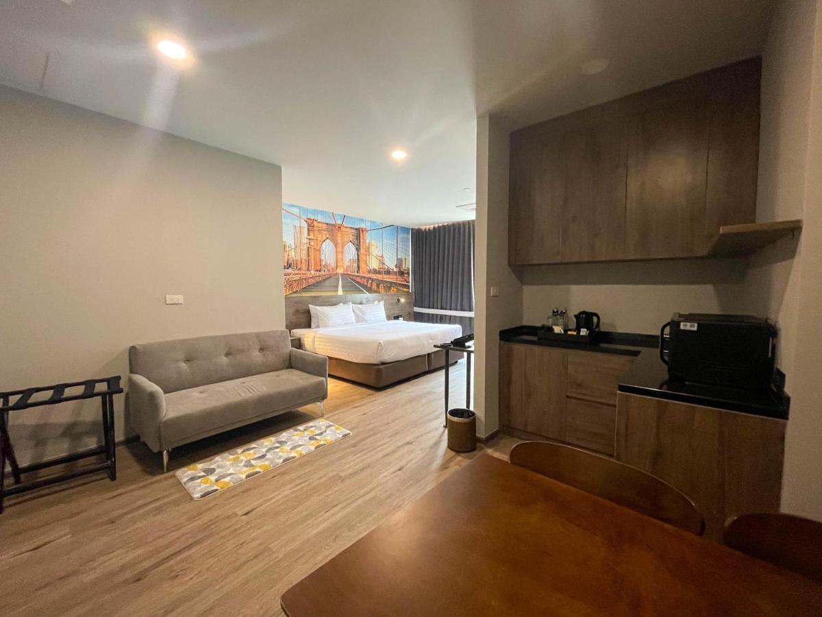 Manhattan Hotel Bangkok Eksteriør bilde